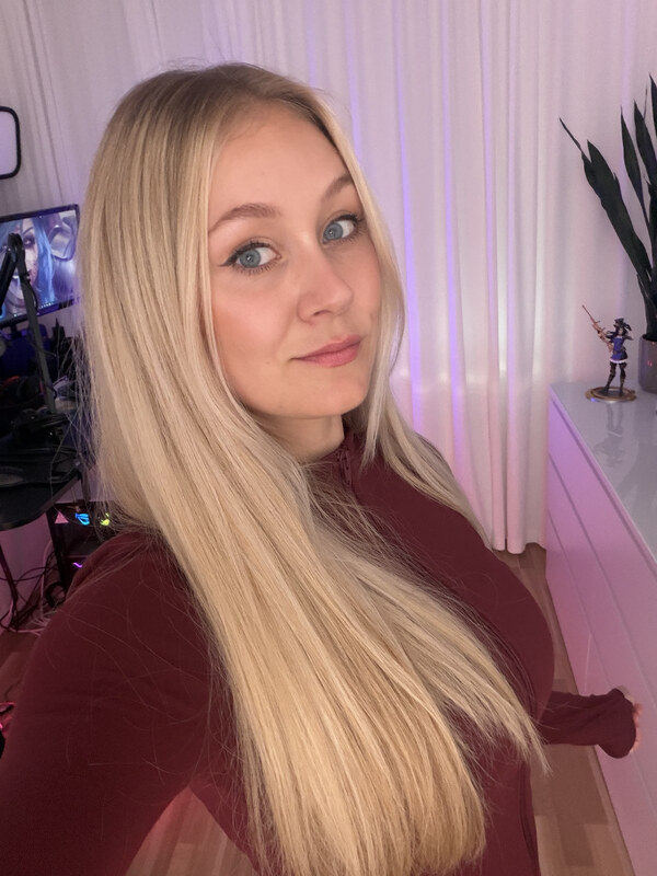 Kandyland nude photo 2
