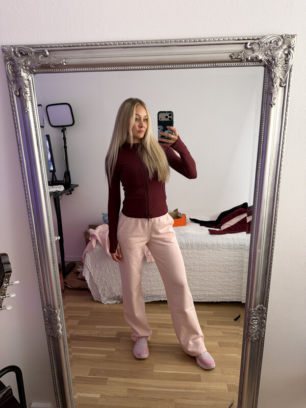 Kandyland nude photo 3