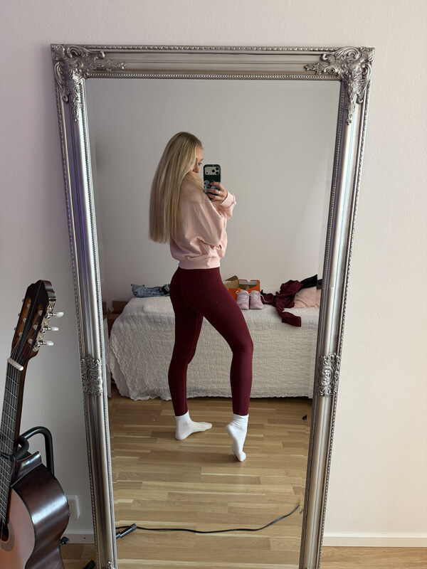 Kandyland nude photo 6
