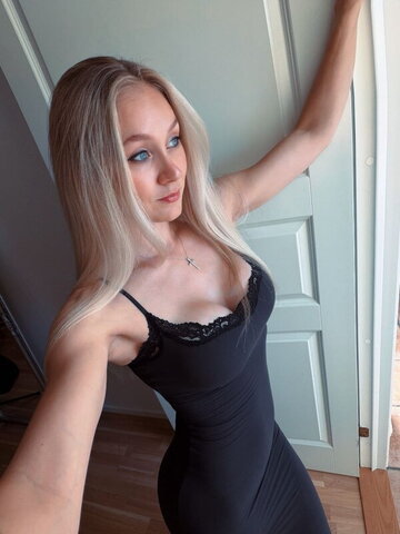 Kandyland Hot (2 photos)