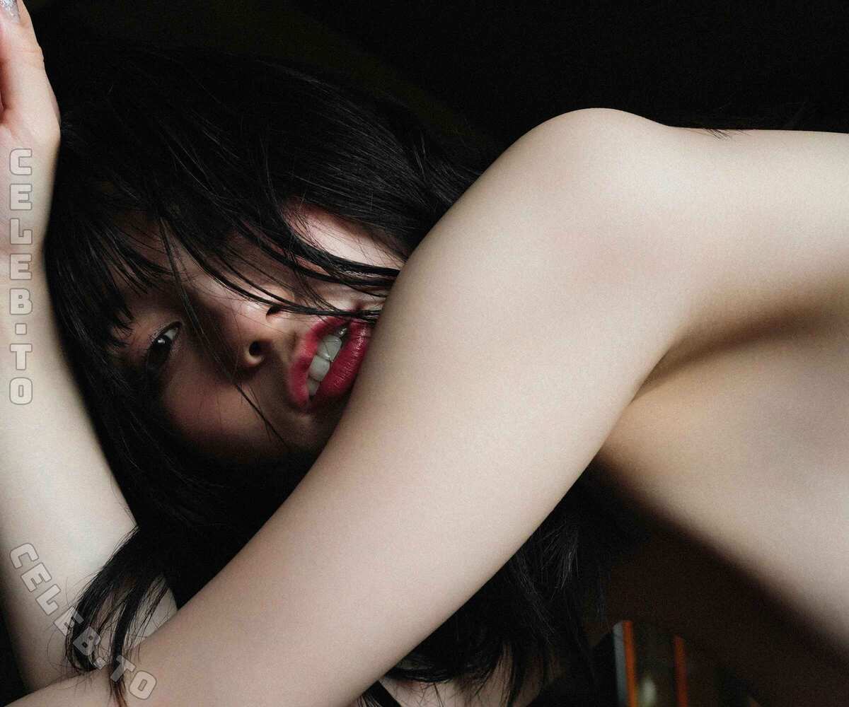 Kanna Seto nude photo 9