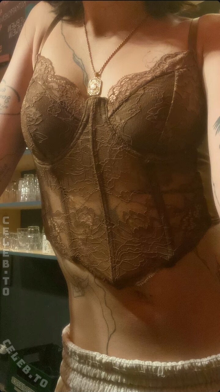 karamelisiertt nude photo 1