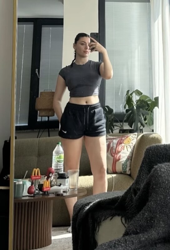 Kardelen Akıncı nude photo 3