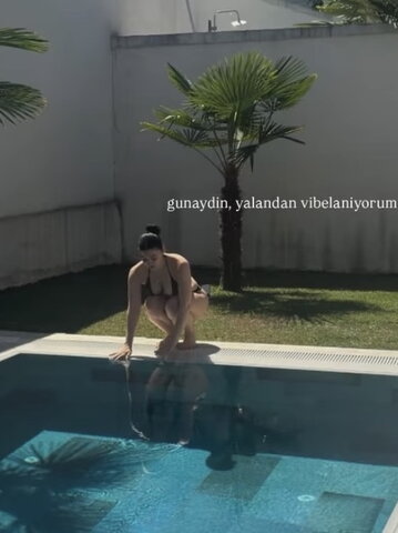 Kardelen Akıncı nude photo 12