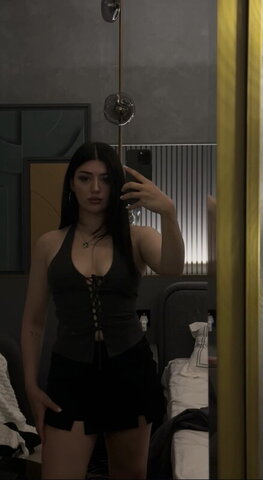 Kardelen Akıncı nude photo 4