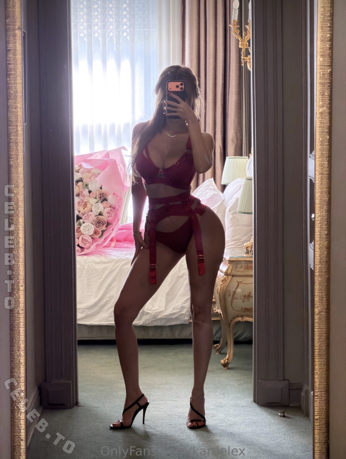 Kardelexuwu nude photo 5