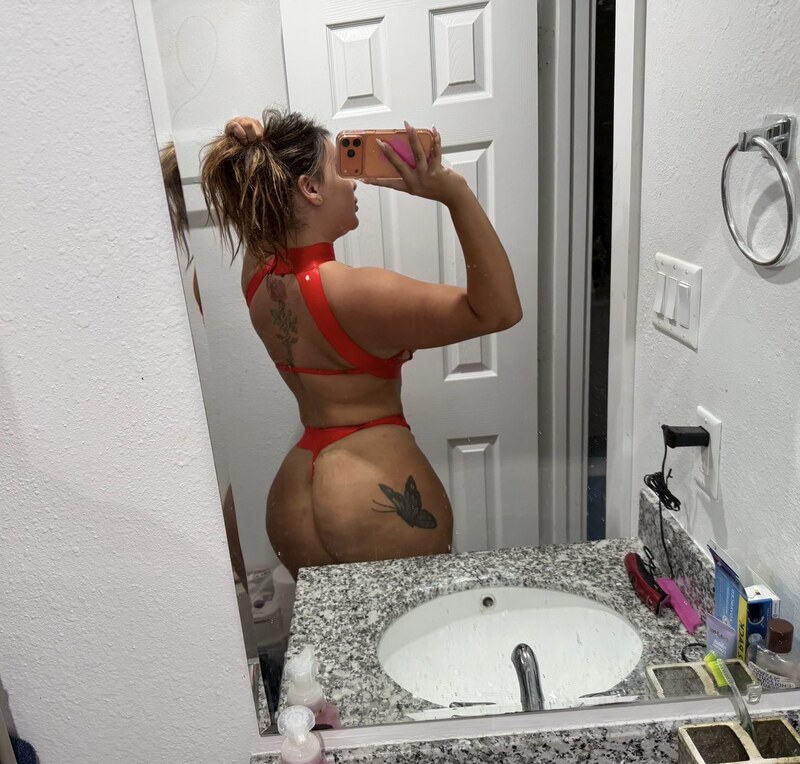 Karen De La Rosa nude photo 7