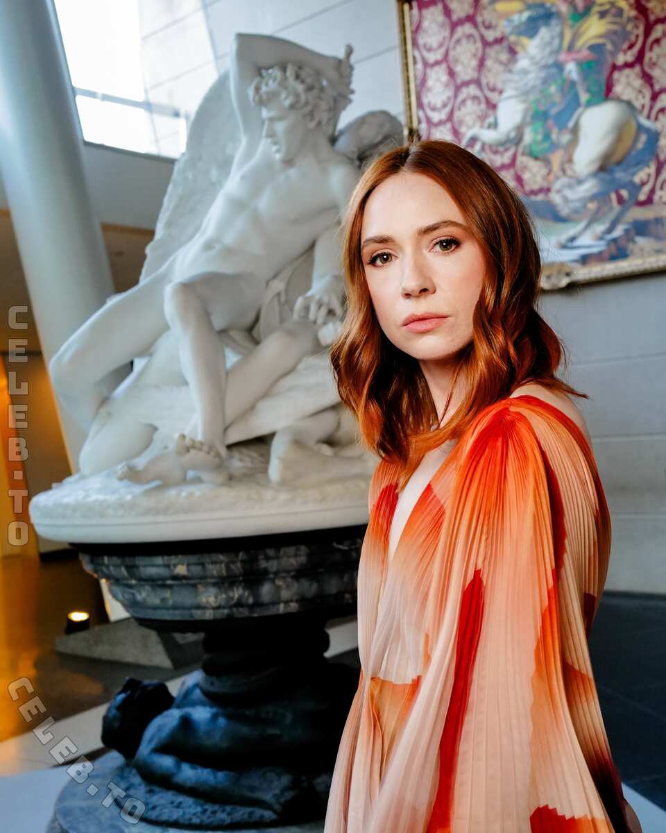 Karen Gillan nude photo 2