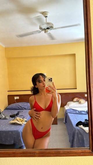 Karin Qayumová nude photo 23