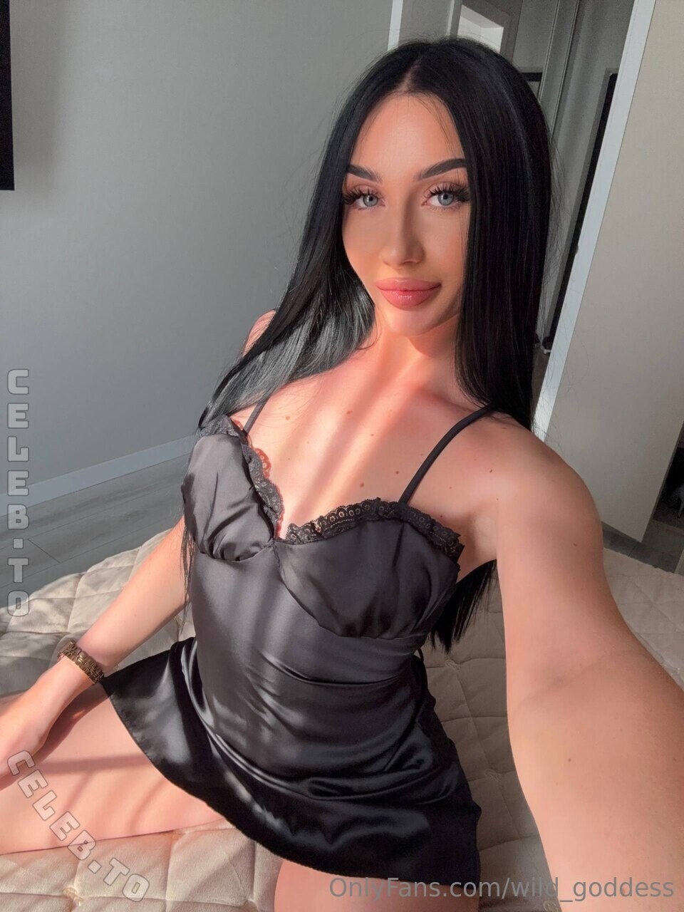 Karina Lust nude photo 4