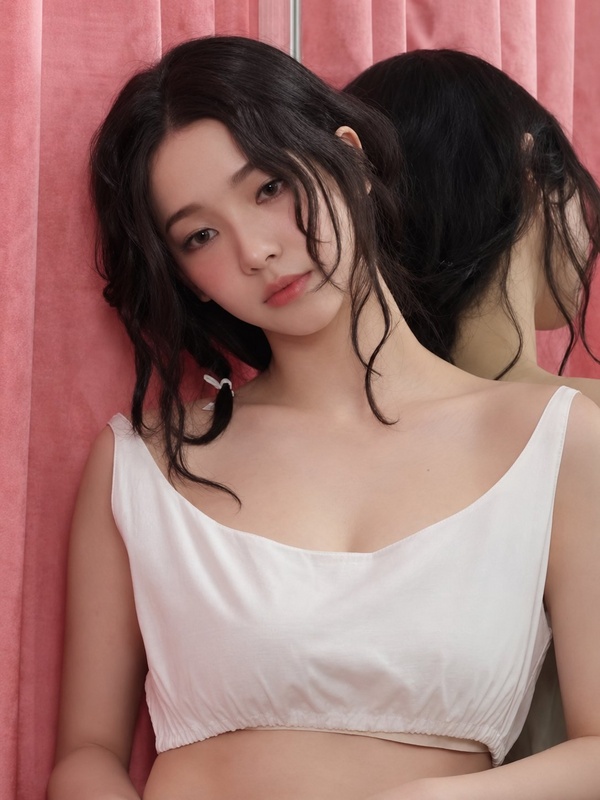 Karina nude photo 5