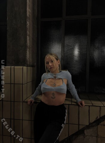 Karina.goltz nude photo 18