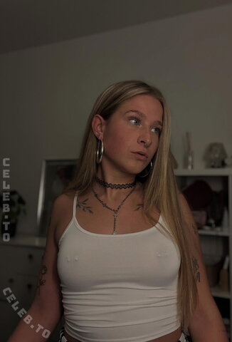 Karina.goltz nude photo 6