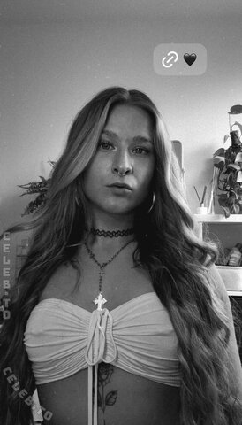 Karina.goltz nude photo 8