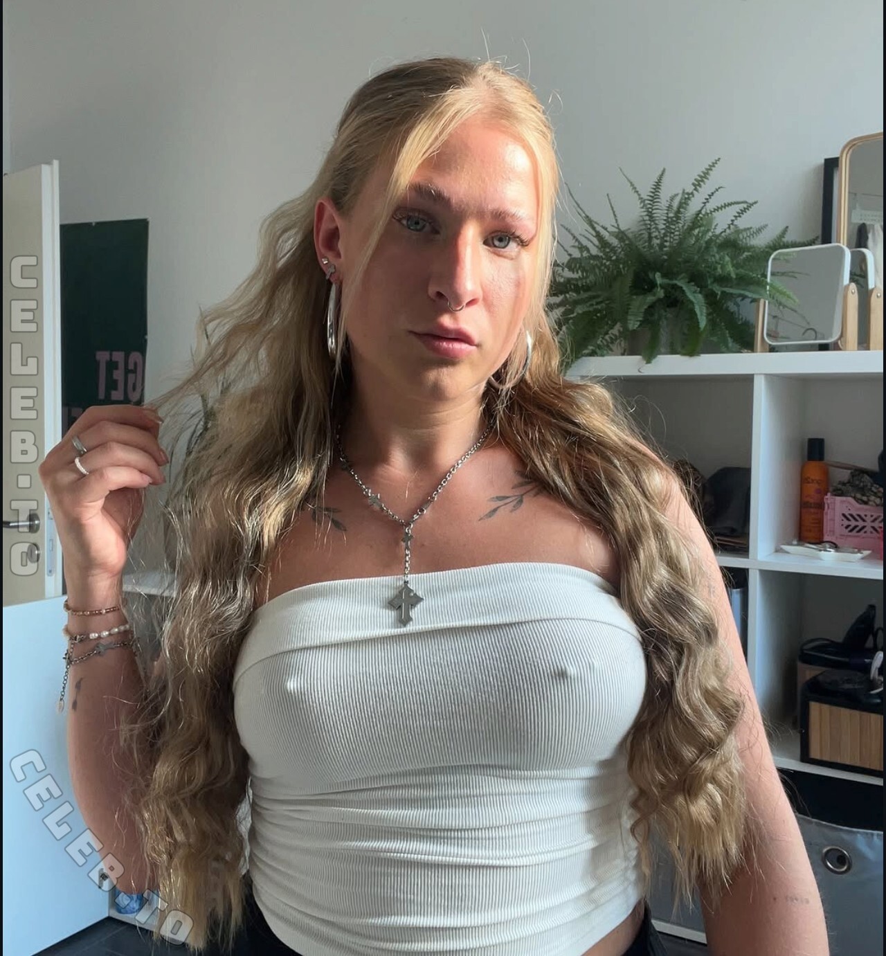 Karina.goltz nude photo 1