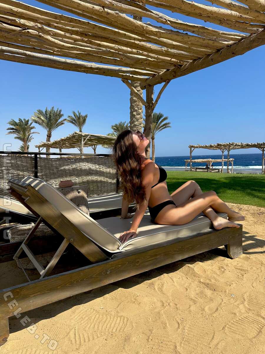 Karinaolech nude photo 5