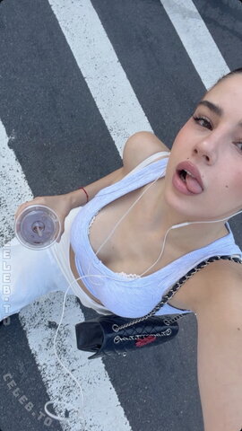 Karlotta Nila Hot (1 photo)