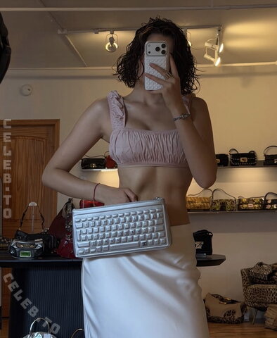 Karlotta Nila nude photo 6