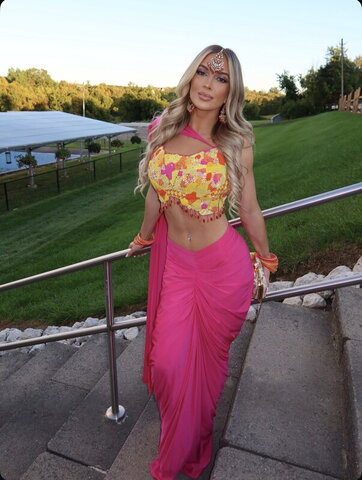 Karmen Petrovic Fresh (4 photos)