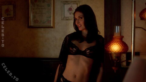 Karolina Wydra nude photo 2