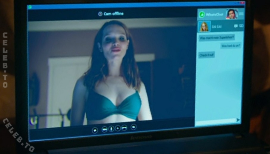Karoline Herfurth nude photo 1