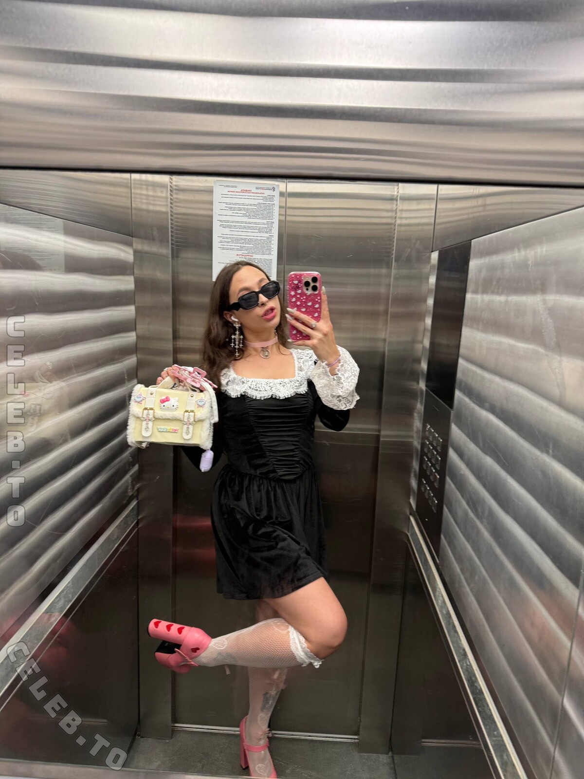 Karolineneuerx nude photo 4