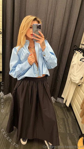 Karolinka.ofi nude photo 20
