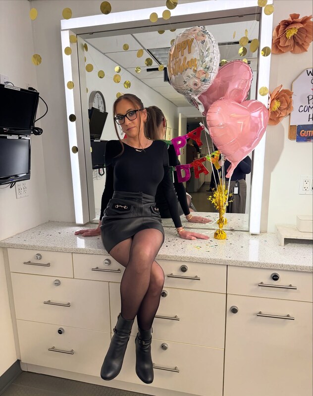 Kat Timpf nude photo 4