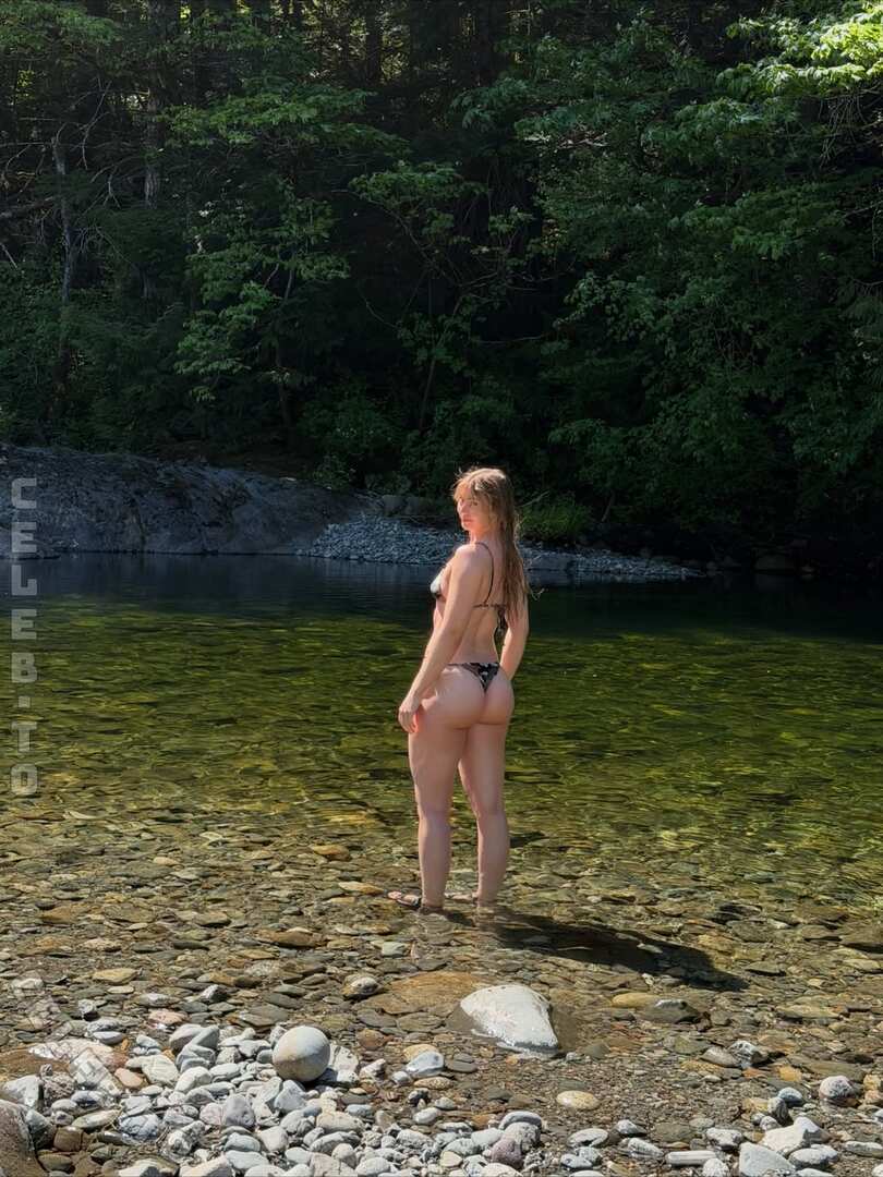 Kate Craig nude photo 1