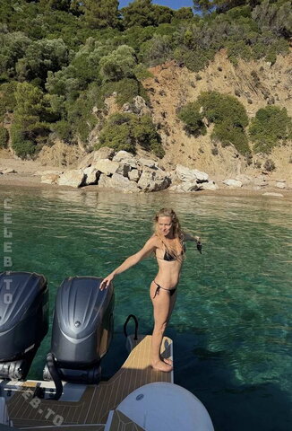Kate Hudson Sexy (4 photos)