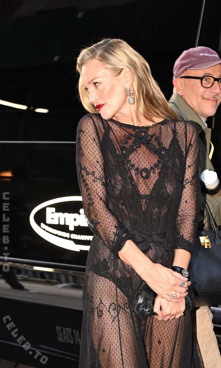Kate Moss nude photo 17