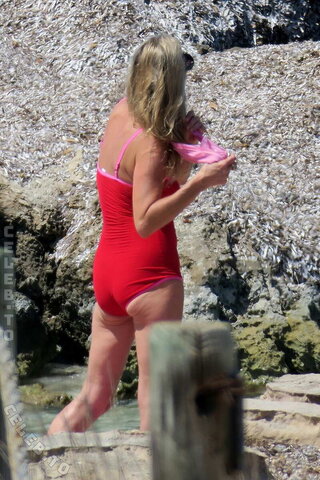 Kate Moss nude photo 32