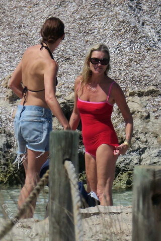 Kate Moss nude photo 31