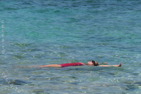 Kate Moss nude photo 18