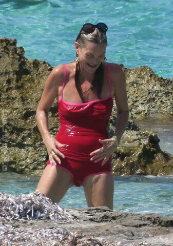 Kate Moss nude photo 15