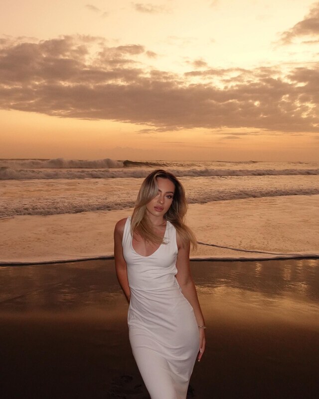 Kate Nita nude photo 3