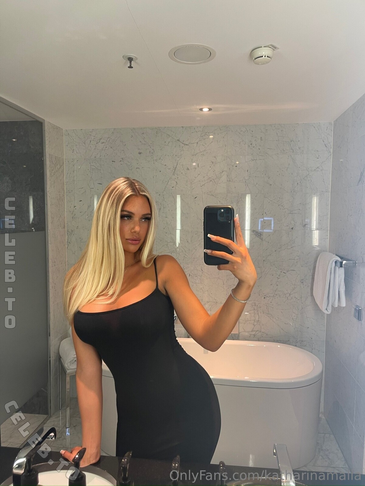 Katharina Amalia nude photo 4