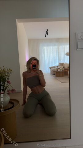 Katharina Amalia – Am I making you nervous right now? 😈 I'm bored right now