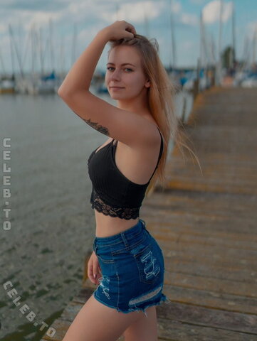 Katharina Celine Fresh (3 photos)