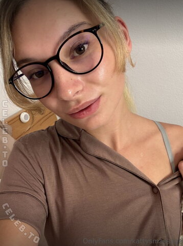 Katharina Hopfer New (2 photos)