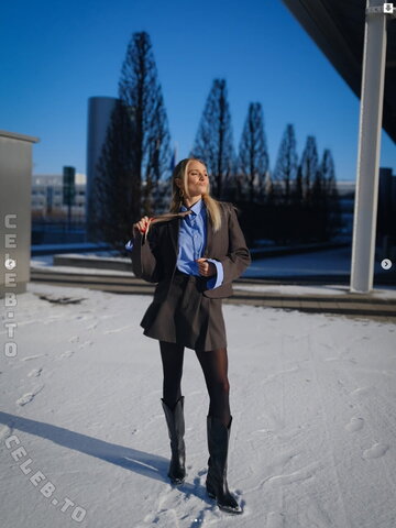 Katharina Kleinfeldt nude photo 21