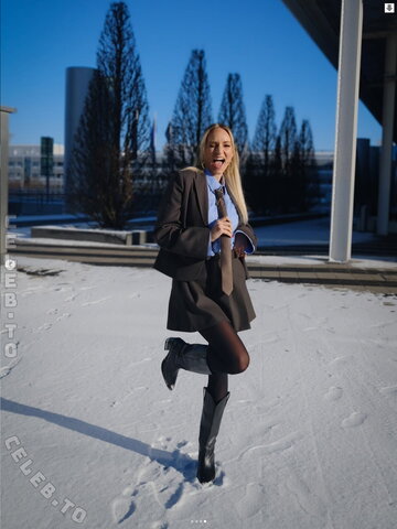 Katharina Kleinfeldt nude photo 19