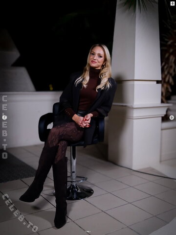 Katharina Kleinfeldt nude photo 10