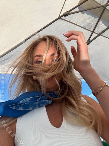 Katharina Kleinfeldt nude photo 6