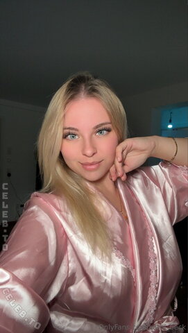 Kathi nude photo 2