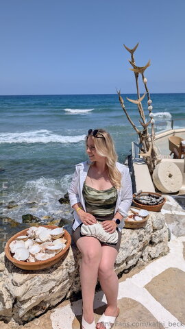 Kathi – I just want to go back to the sea…🥺🌊 Sun, good conversations, and someone who makes me laugh… I actually don’…