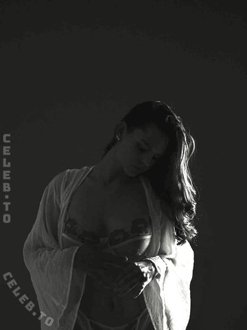 Kathiepr nude photo 4