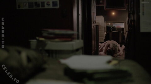 Kathleen Robertson nude