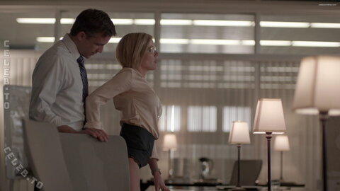 Kathleen Robertson nude photo 8