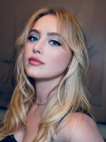 Kathryn Newton nude photo 24